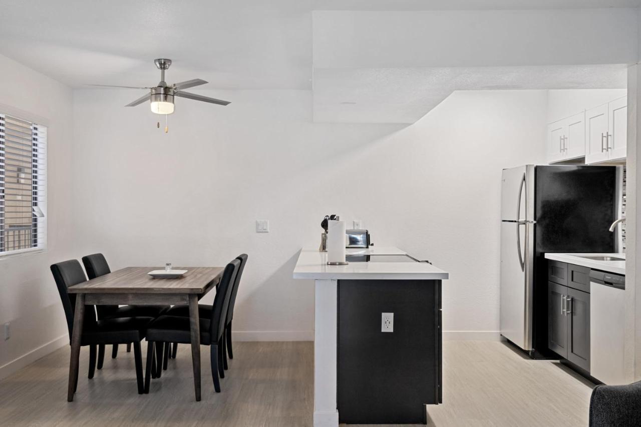 فينيكس Newly Renovated 2Br Apartment W Pool By Stay Gia المظهر الخارجي الصورة